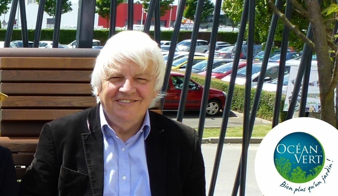 Jacques Perrin, dans le jardin thérapeutique Océan Vert le 22 juin 2012