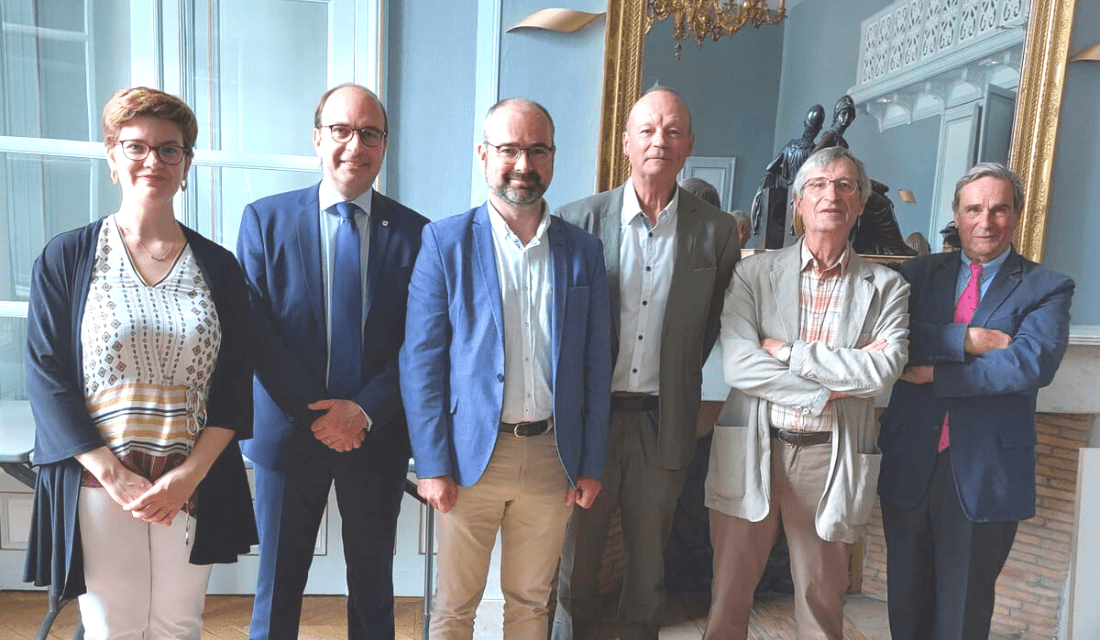 Remise de chèque de Lions Club de Falaise à Baclesse