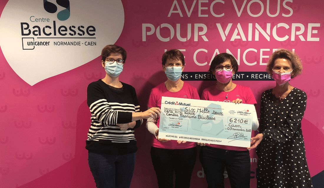 Remise du don de 6210 € des Jullovillaises à Baclesse