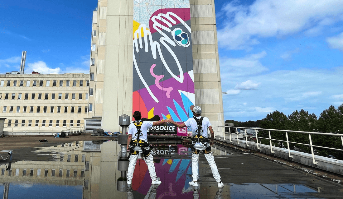 Fresque sur la façade sud du bâtiment du Centre François Baclesse de Caen