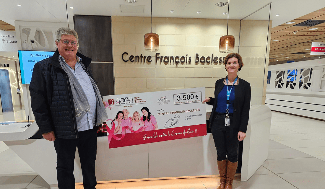 AGEA Normandie remet un chèque de 3 500 € à Hermeline DELEPOUVE du Centre Baclesse.