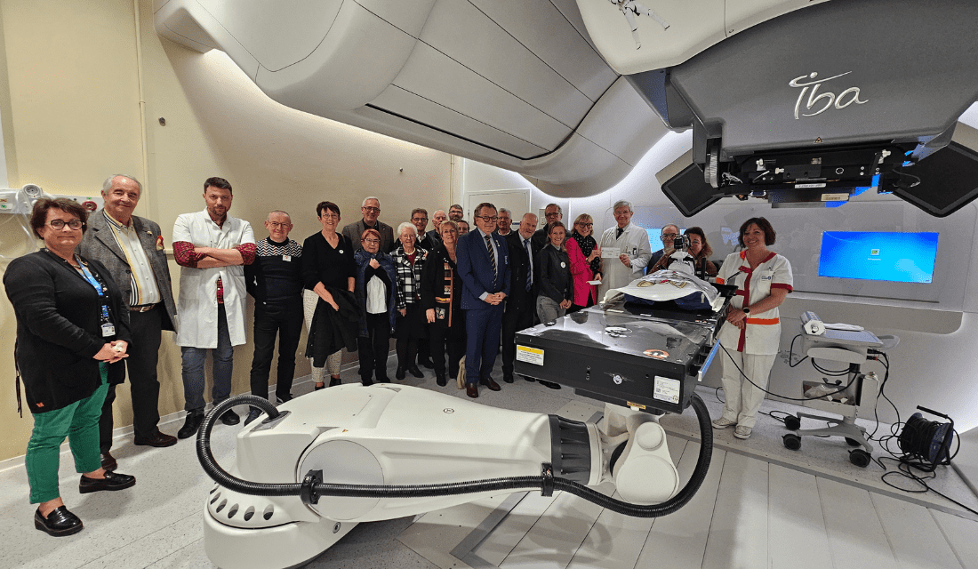 Visite de la salle de traitement de protonthérapie du Centre Baclesse de Caen