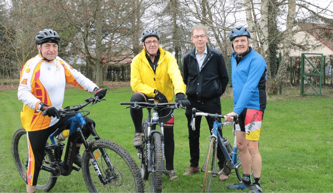 Bande de copains à vélo pour la Vélo Francette - Baclesse, Caen