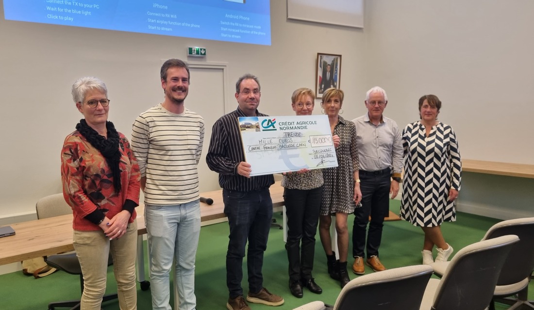 Remise de chèque par l'association Vaincrabe de Bricquebec (50) au Centre Baclesse - CAEN