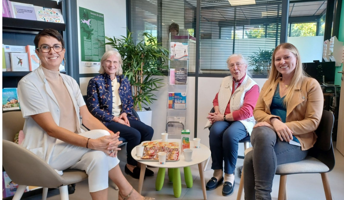 Le Comité 61 des dépistages des cancers fait un don à l'Espace Patients et Proches du Centre Baclesse.