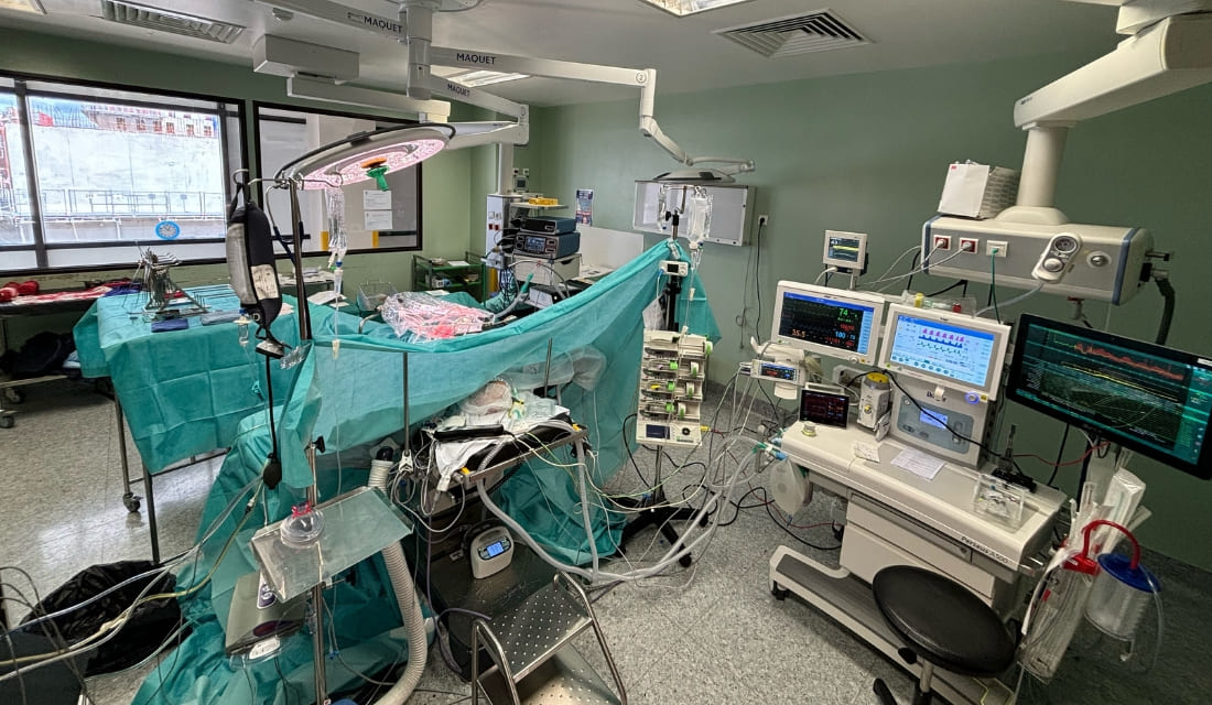 Photo d'une salle de bloc opératoire du Centre Baclesse de Caen.
