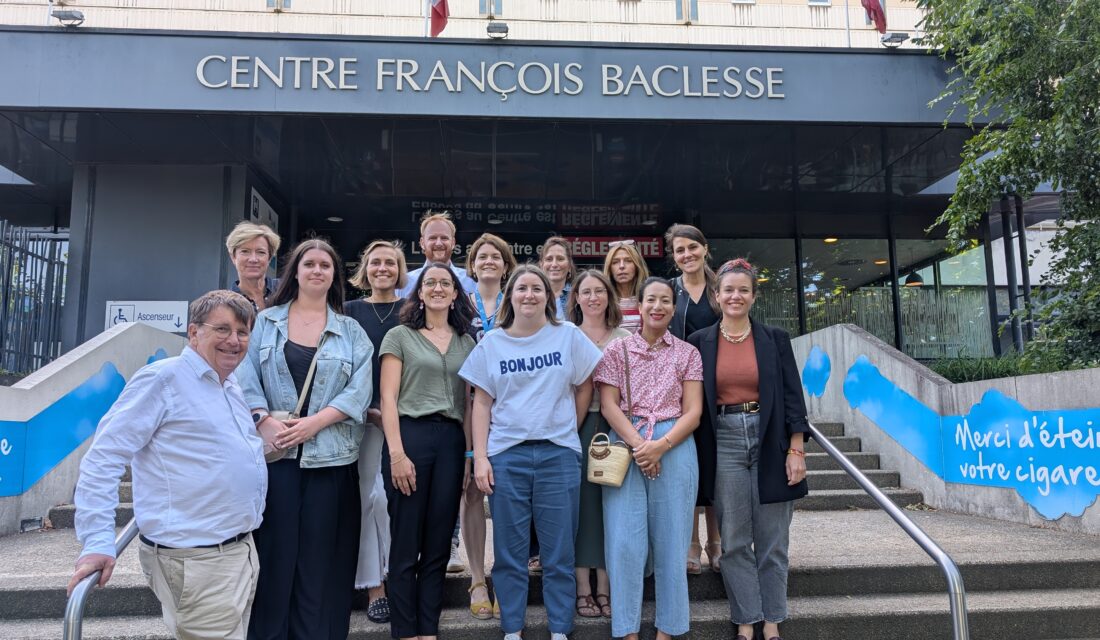 les responsables mécénat posent devant le centre Baclesse à l'occasion du 2nd séminaire Unicollecte