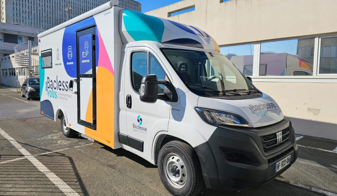 Camion Baclesse&Vous de l'Espace Patients&Proches du Centre Baclesse de Caen.