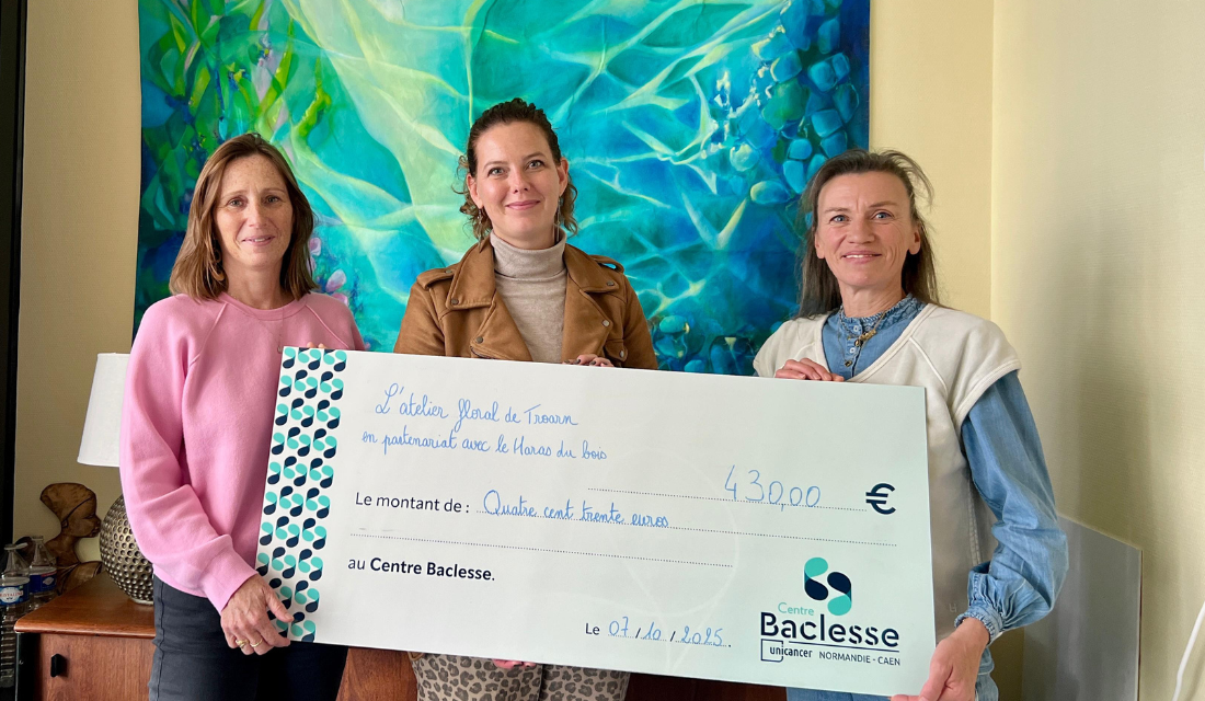 L'atelier floral de Troarn et le Haras du Bois remettent un don de 430 euros au Centre Baclesse Caen