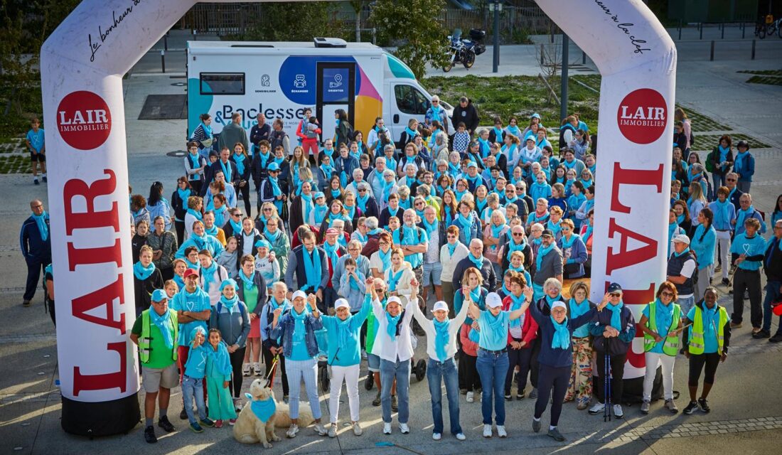 Group photo of the start of a Turquoise walk in Bagnoles-de-l'Orne